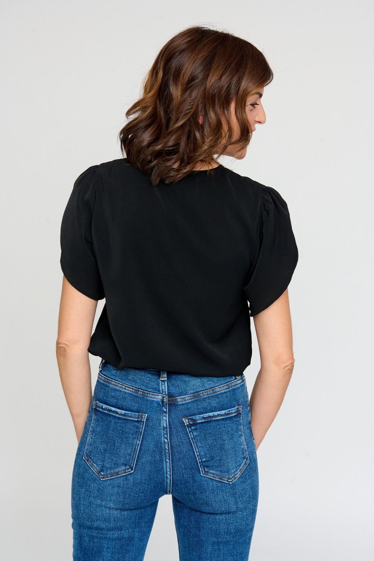Blusa Manga Corta. Negra con Bordado - cristishop