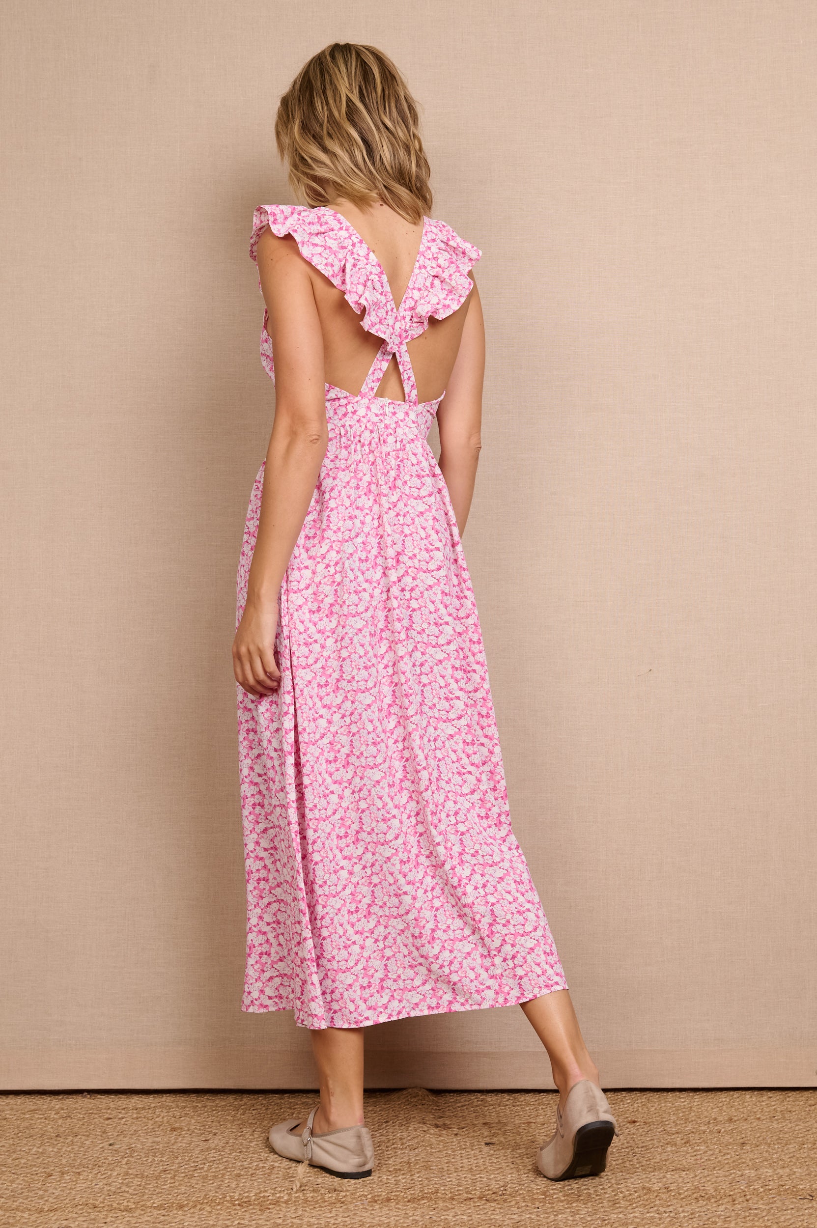 Vestido Rosa Largo Estampado Flores Tirantes Anchos con Volante