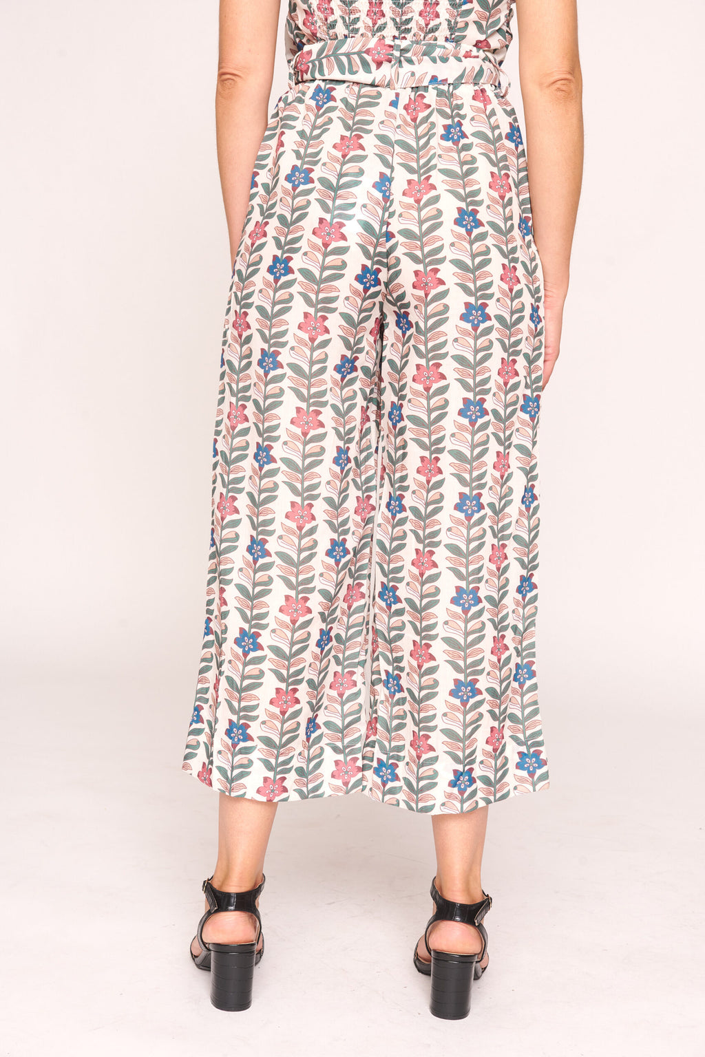 Blusa Halter Estampado Flores
