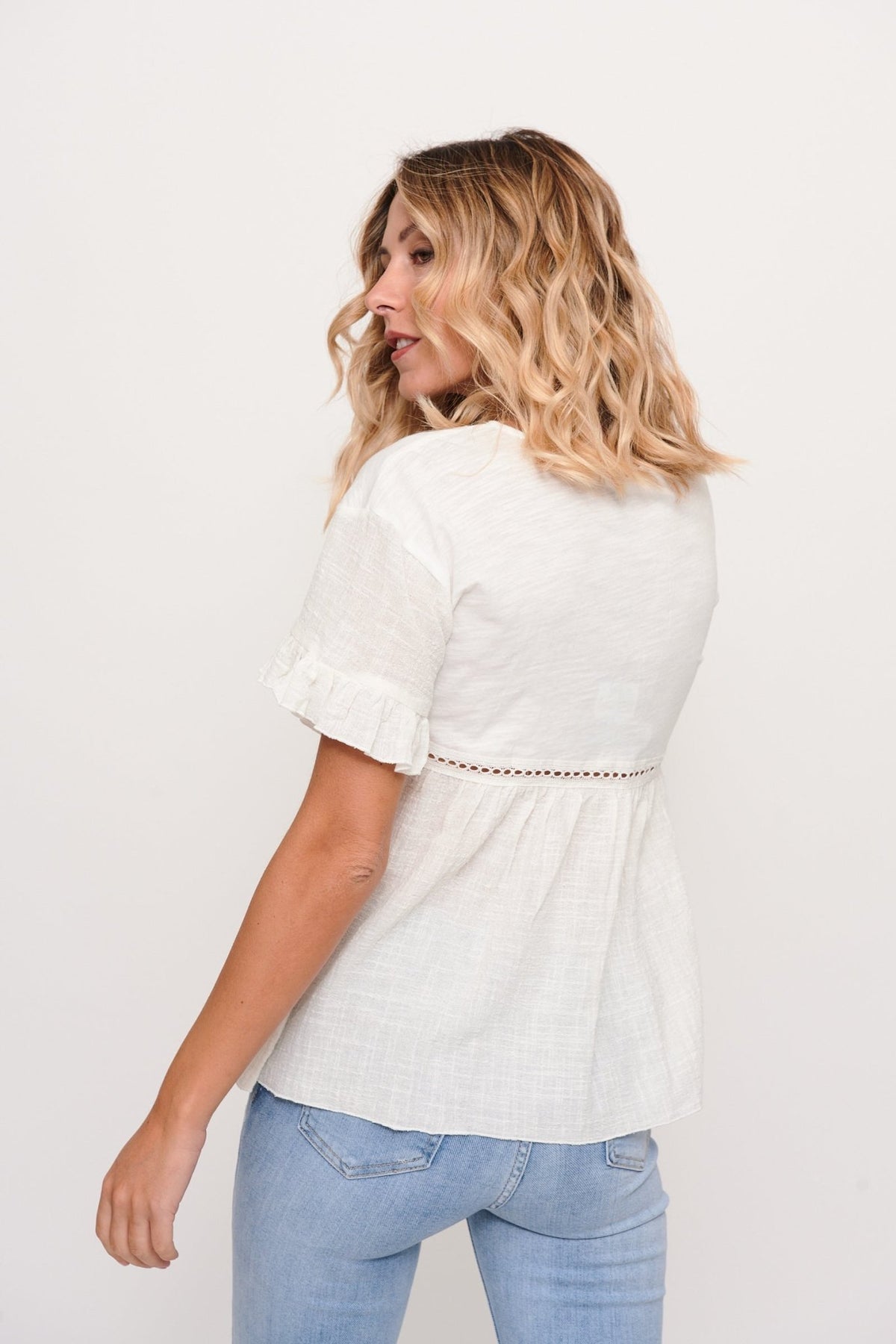 Blusa Blanca Manga Volante - cristishop